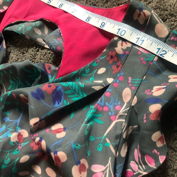 Gray & Hot Pink Floral Keyhole Dress - Picture 4 of 9